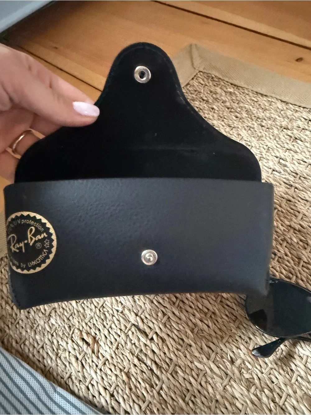 Polarized Ray-Ban Black Aviator Sunglasses with Black Case